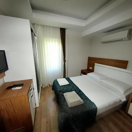 Pera Hotel *