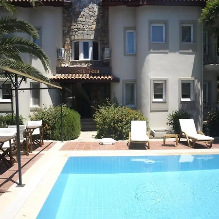 Hotel Pera *